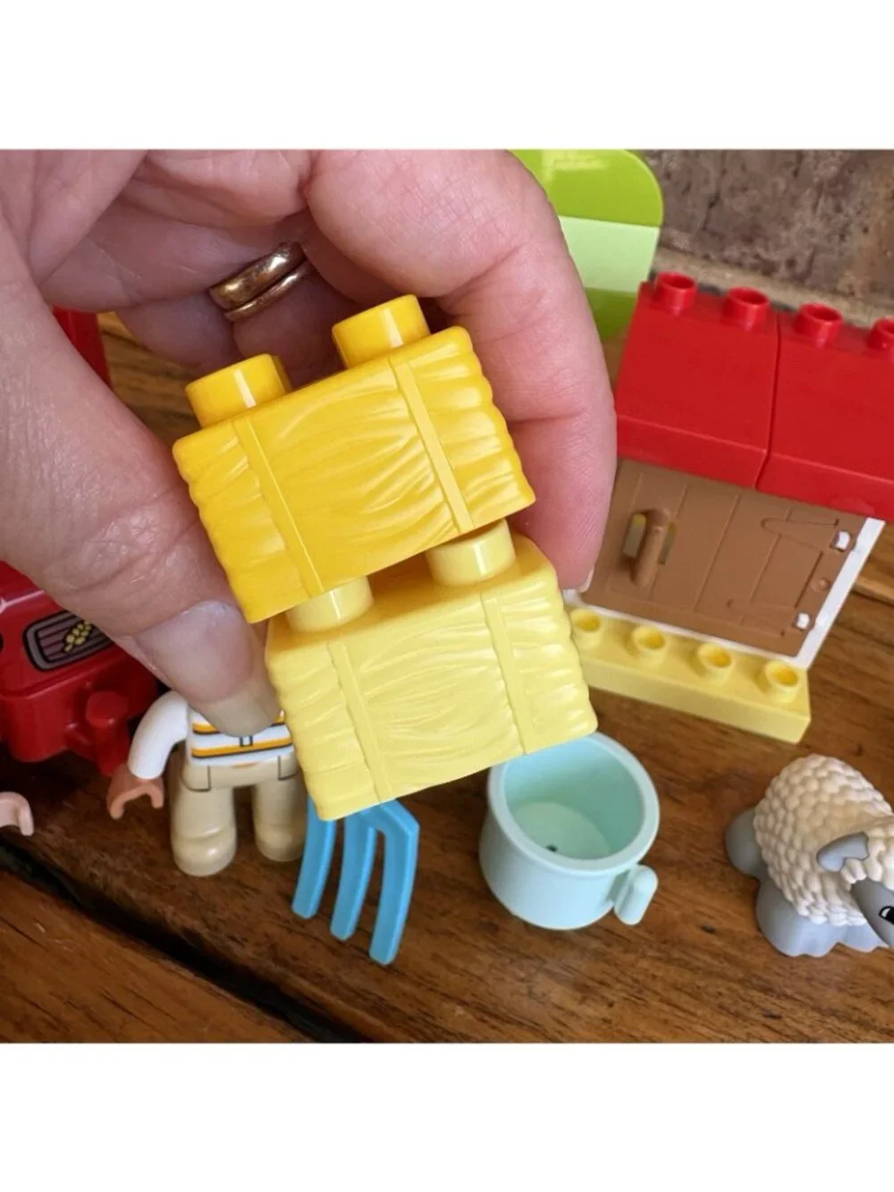 Lego Duplo #10950 FARM TRACTOR & ANIMAL CARE Complete Set No Manual No Box